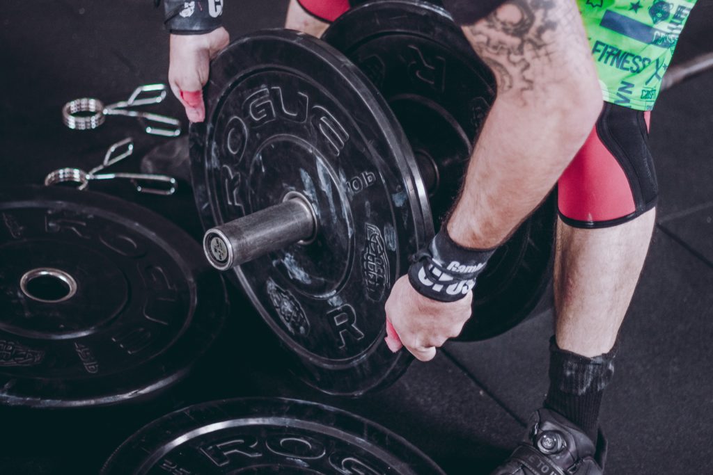 Despite workout gurus pushing for you to purchase lifting straps, just work on grip strength.